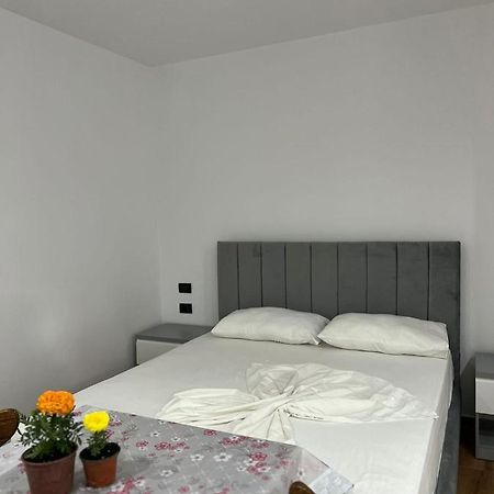 Hotel Vila Herta Durrës Extérieur photo