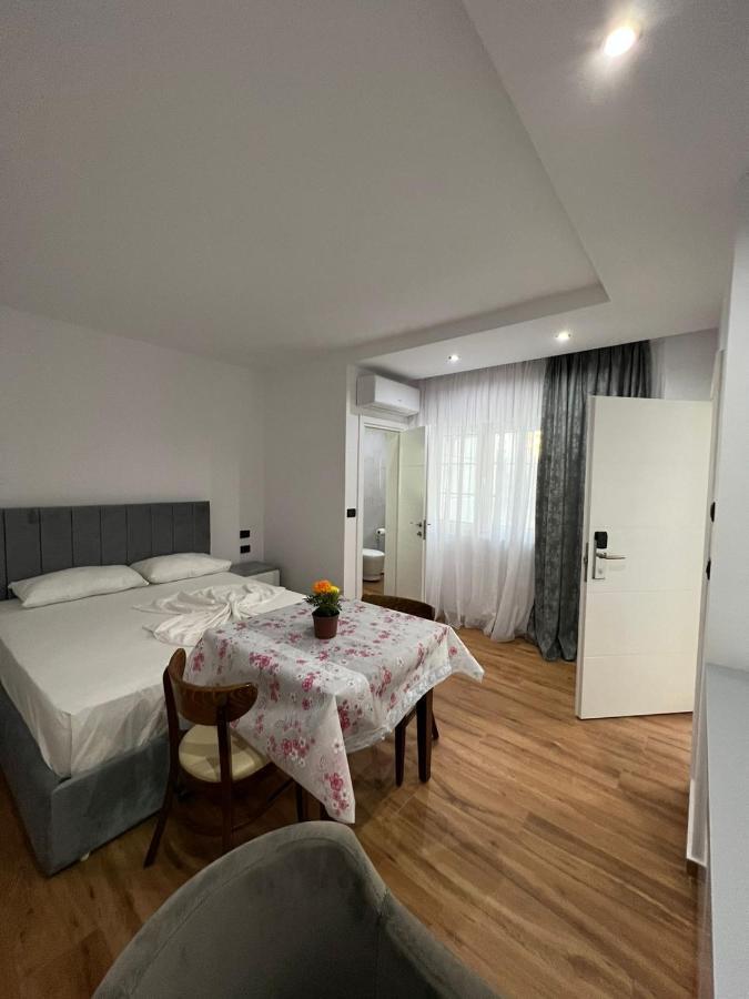 Hotel Vila Herta Durrës Extérieur photo